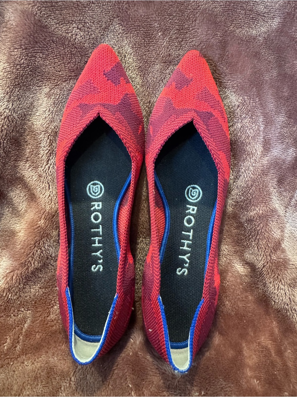 EUC Rothy's The Point Flats Slip-on in Red Camo - Size 6.5